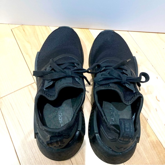 Adidas NMD-R1 Black Sneakers/Running Shoes Size 5 but fits like a woman’s 6 - Picture 2 of 8